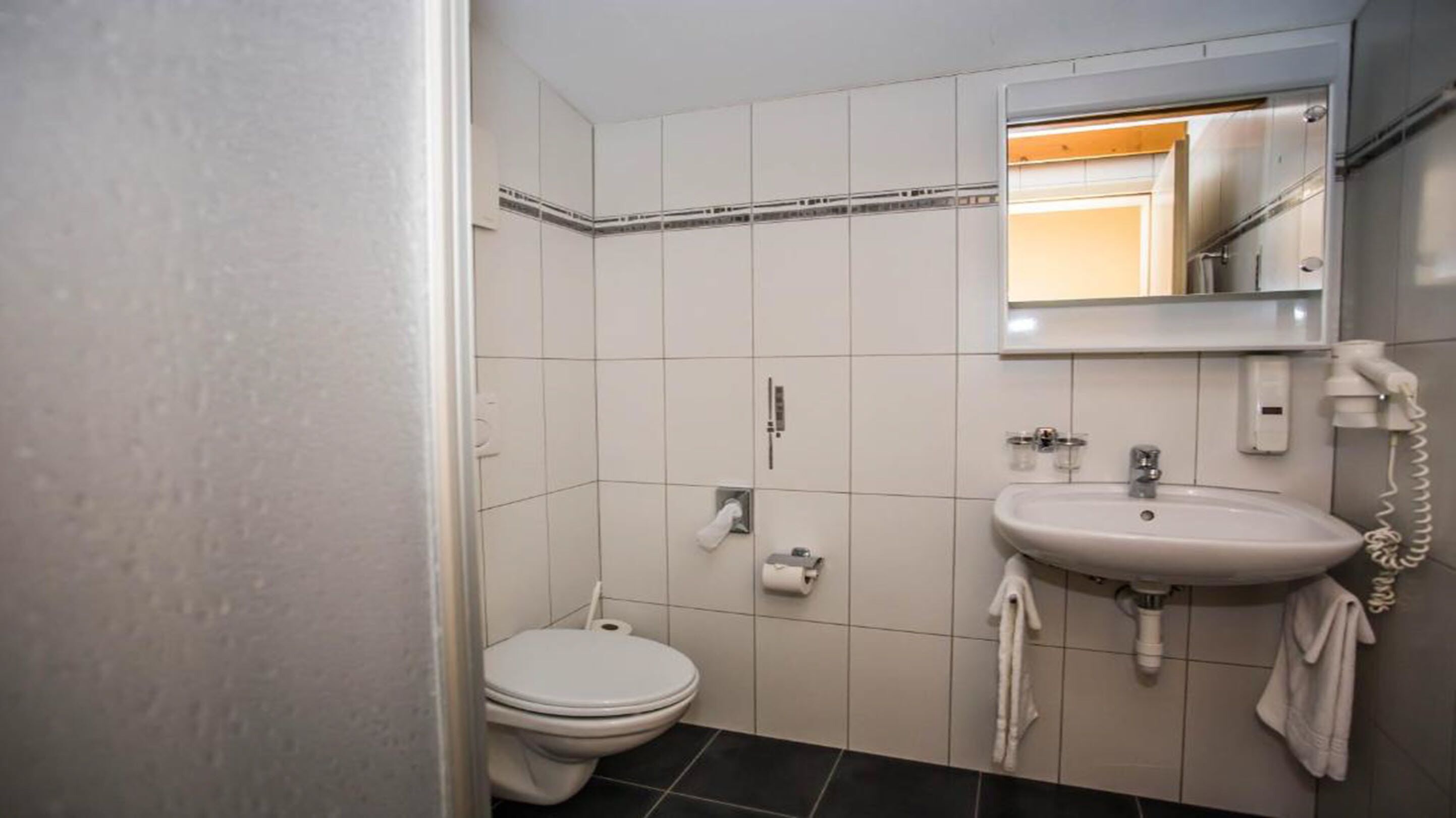 family room (4 adults) | bathroom | shower, hair dryer, towels