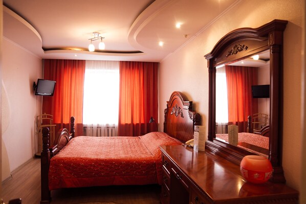 ห้องสวีท, 1 ห้องนอน | เครื่องนอนป้องกันสารก่อภูมิแพ้, เตารีด/โต๊ะรีดผ้า, เตียงเสริม/เปล
