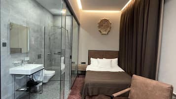 1 bedroom, minibar, in-room safe, desk