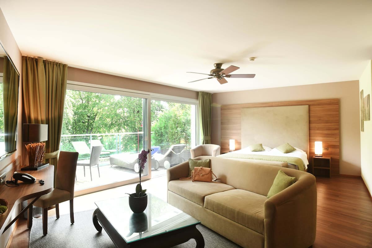 Suite, vue vallée (Vue sur le Vallon) | Literie de qualité supérieure, articles gratuits dans le mini-bar