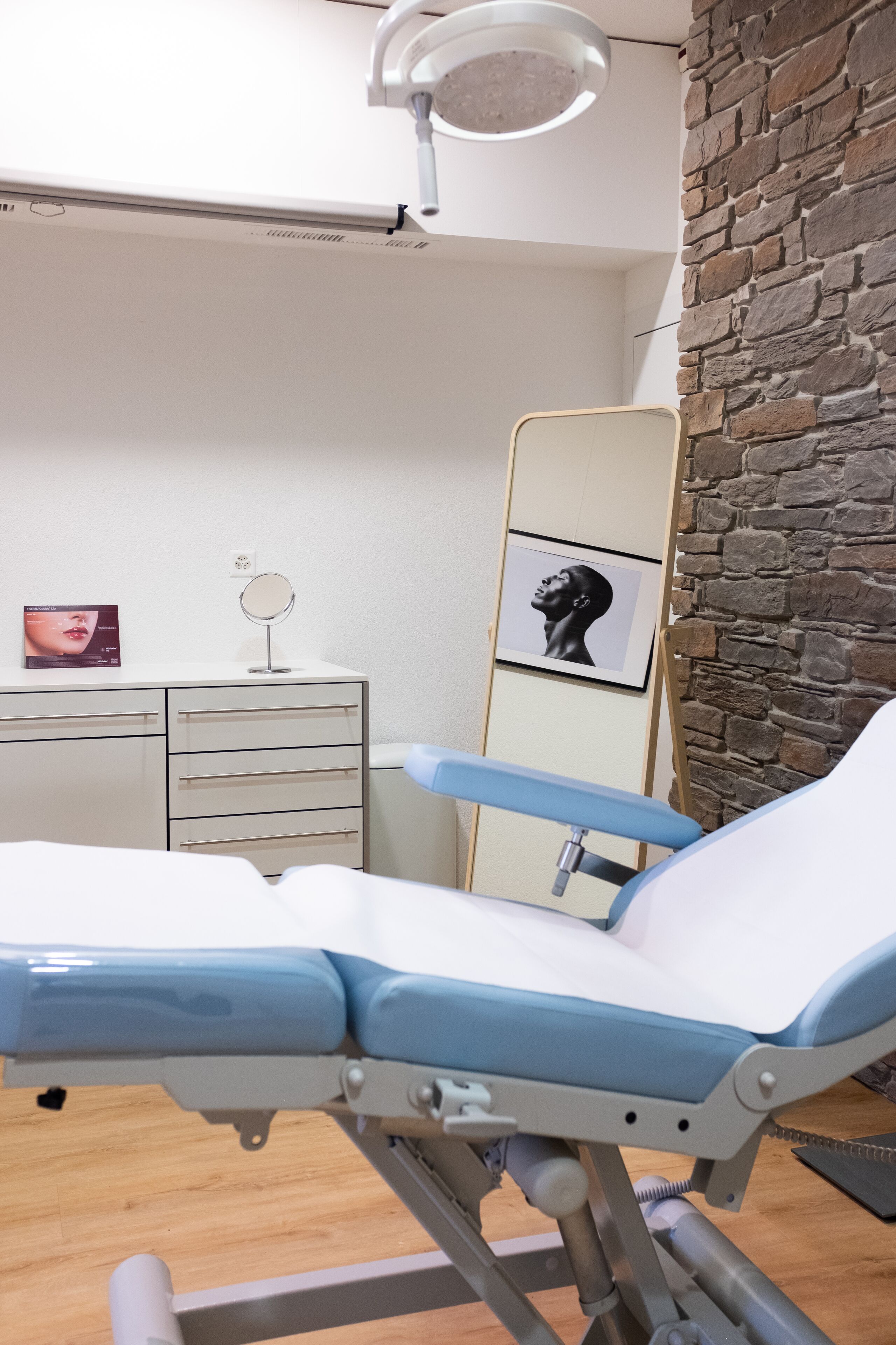 sauna, steam room, body treatments, body wraps, body scrubs, facials