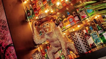 2 bars/lounges, bar met dakterras, wijnbar