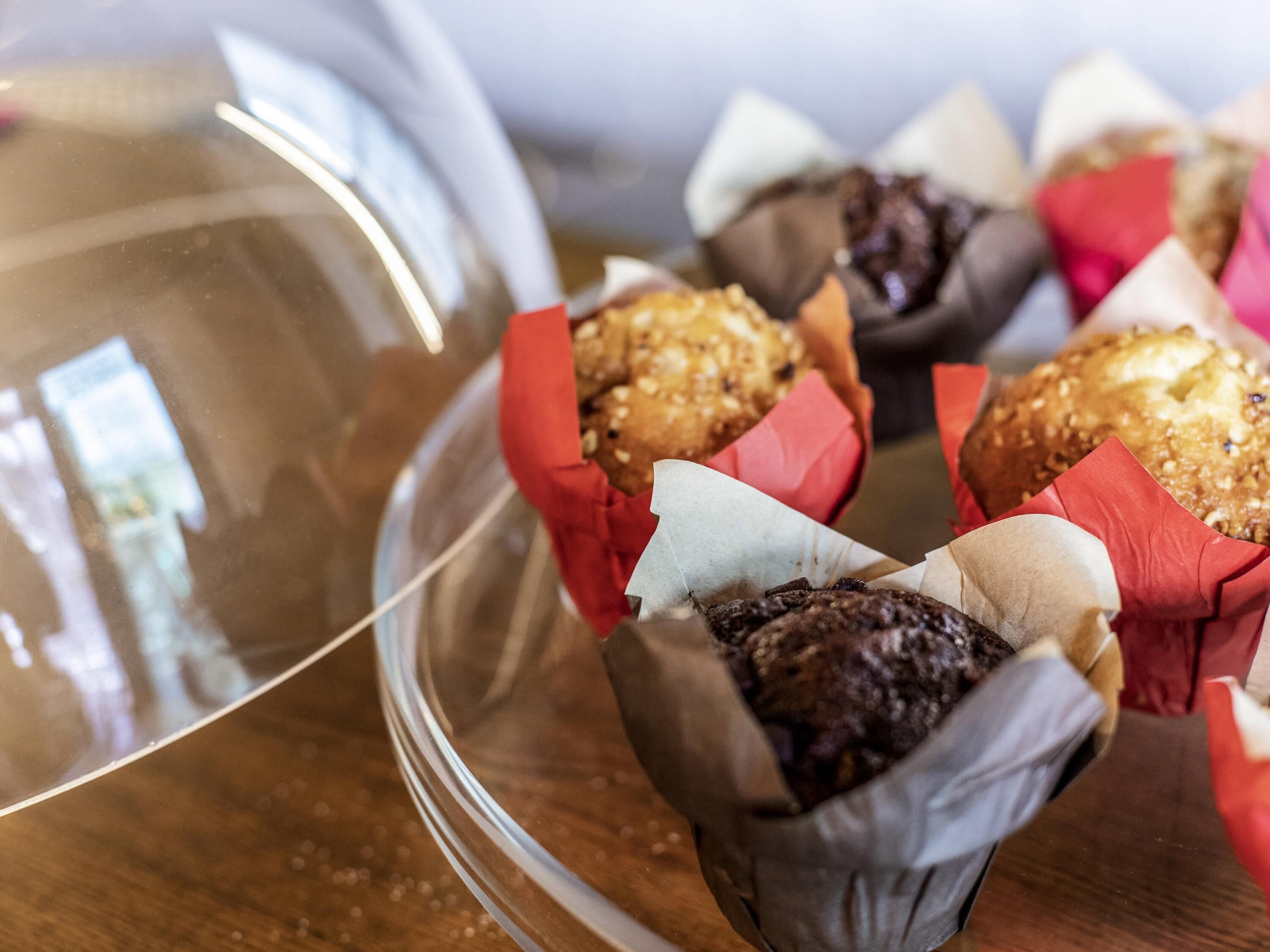 daily continental breakfast (chf 19 per person)