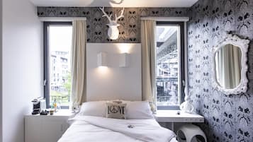 In-room safe, desk, free WiFi, bed sheets