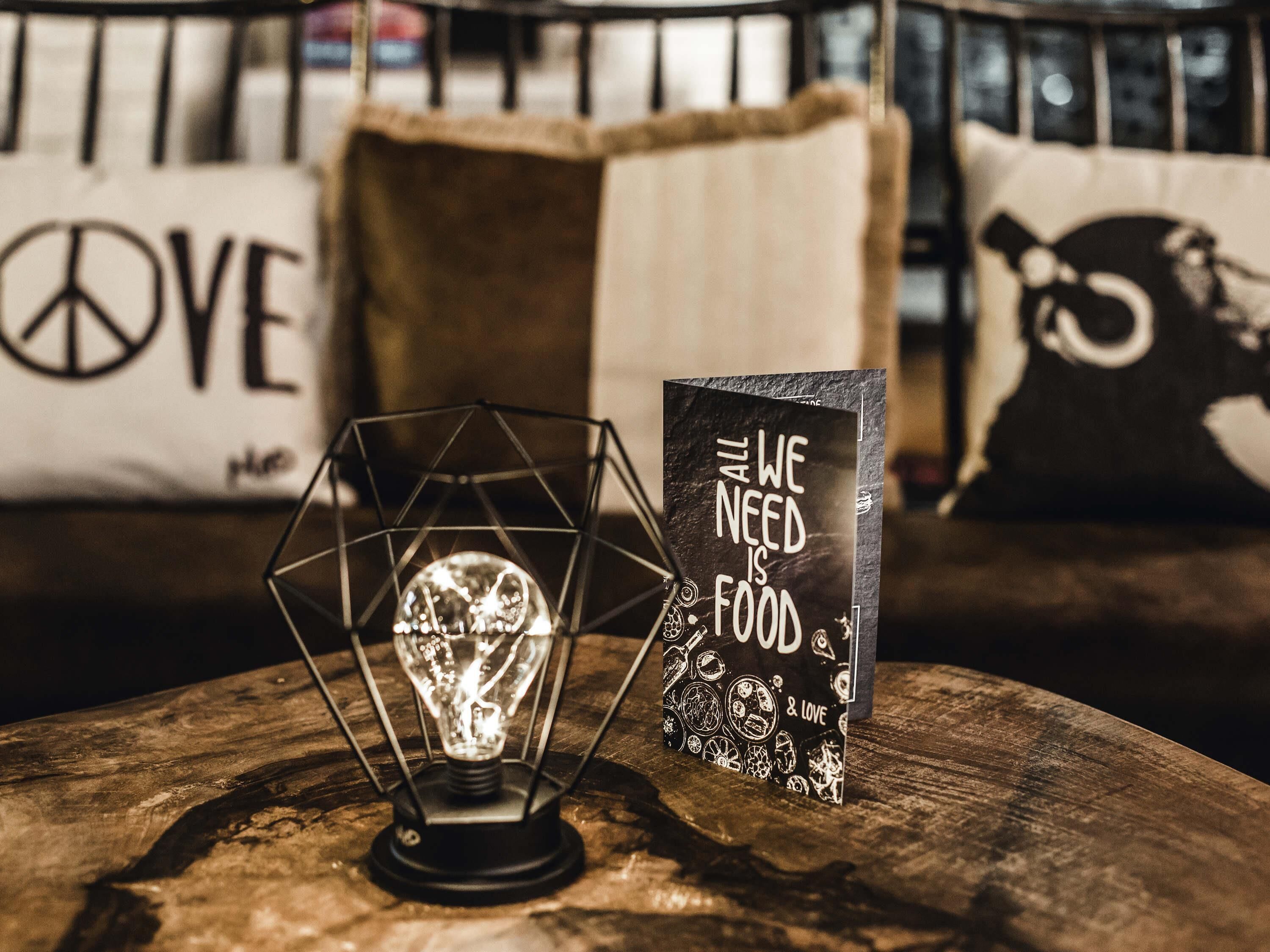 2 bars/lounges, rooftop bar, wine bar