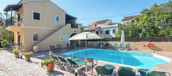 Balaris Apartments