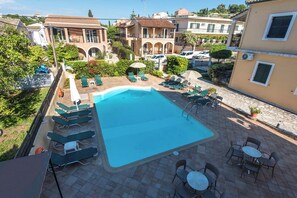 泳池