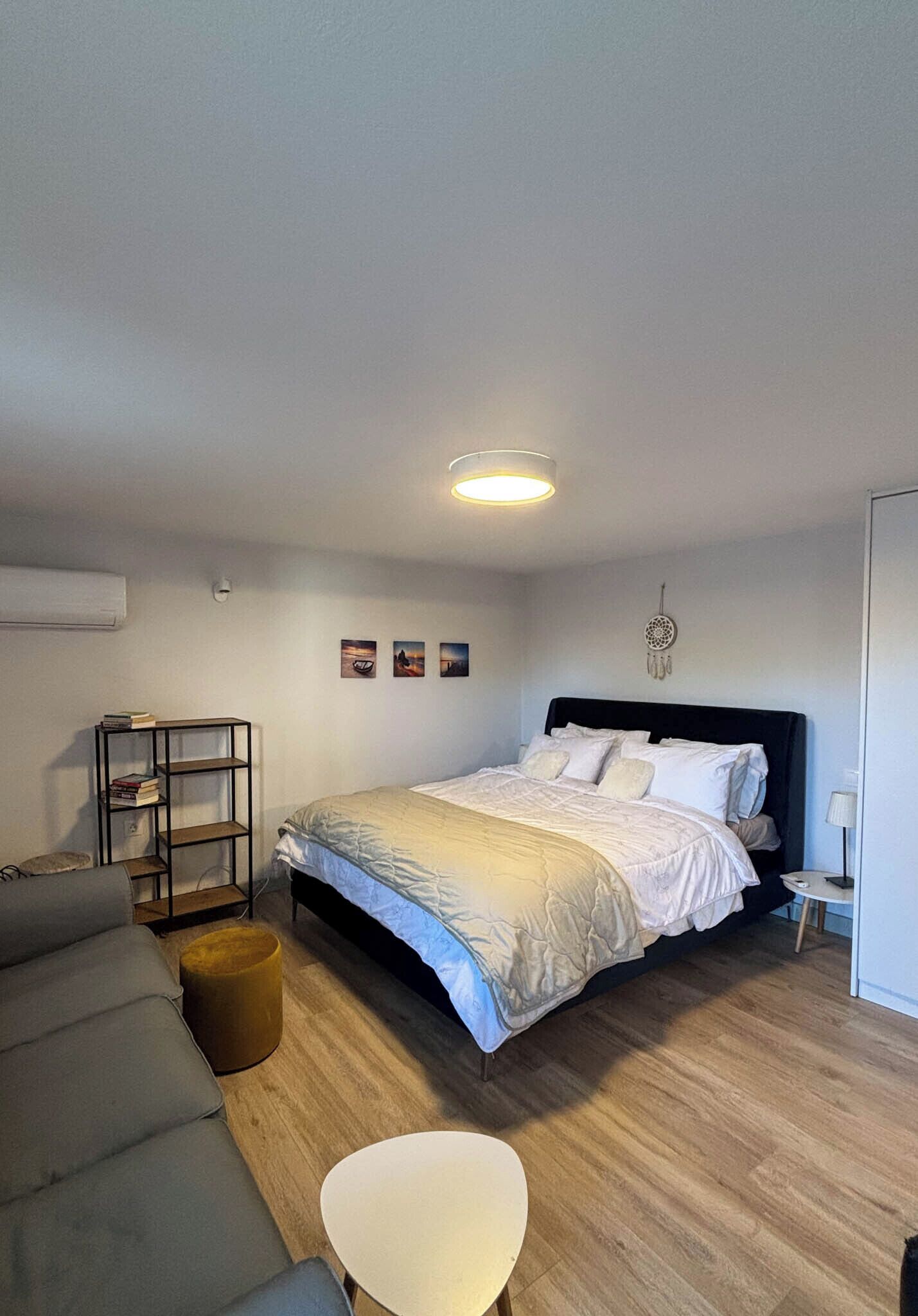Comfort Studio | 1 bedroom, blackout drapes, iron/ironing board, free WiFi