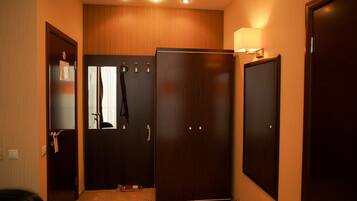 1 bedroom, premium bedding, minibar, desk