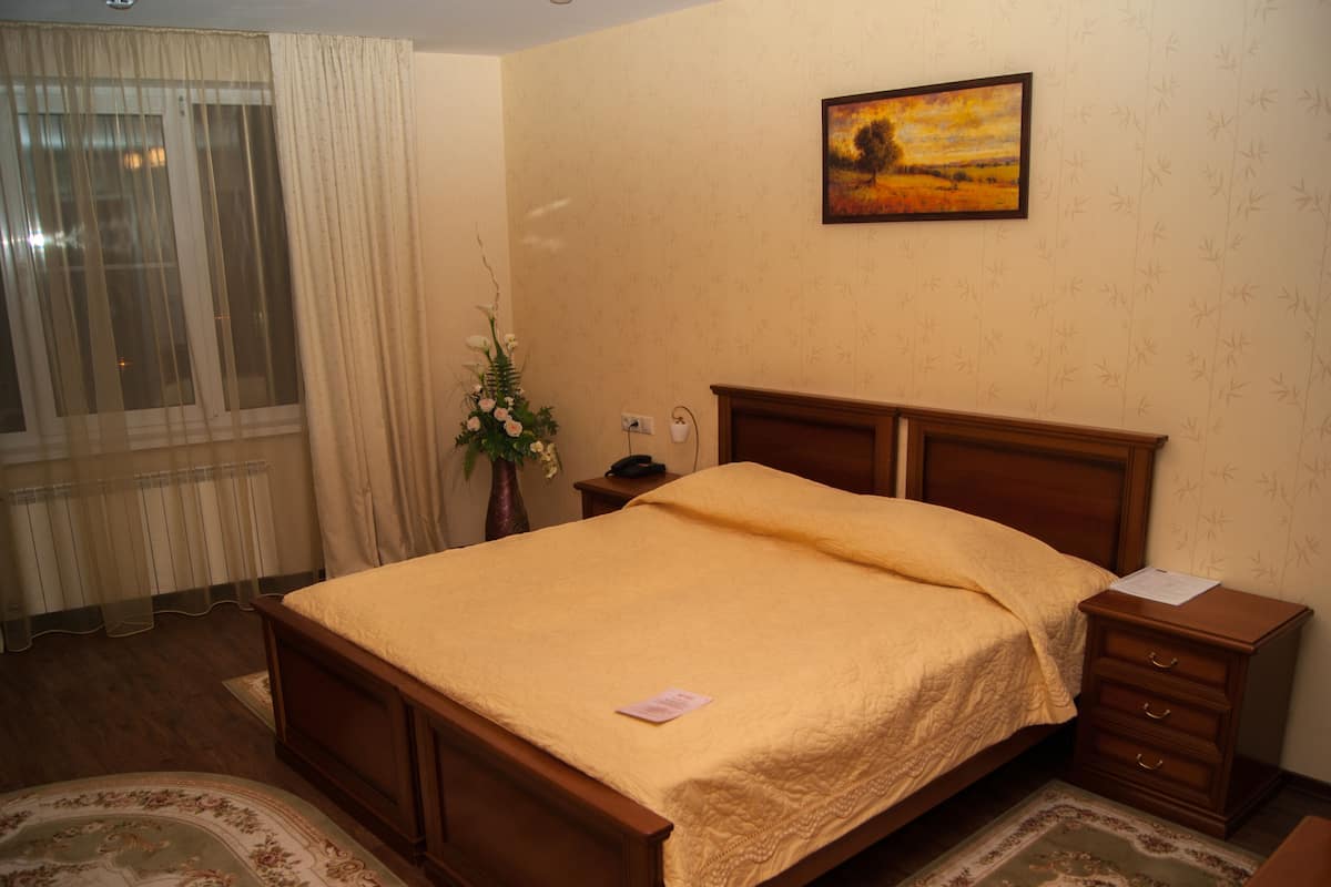 Comfort-Doppel- oder -Zweibettzimmer | 1 Schlafzimmer, Minibar, Schreibtisch, kostenloses WLAN