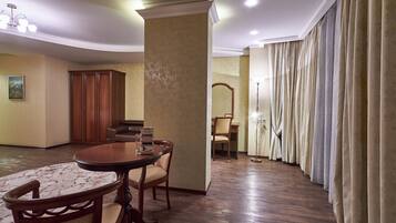 Luxury-Einzelzimmer | Minibar, Schreibtisch, kostenloses WLAN