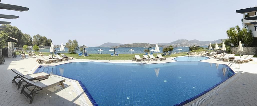 outdoor pool, open 9:00 am to 8:30 pm, pool umbrellas, pool loungers