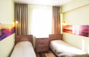 Kahden hengen standard-huone (kaksi sänkyä) | Minibaari, tallelokero huoneessa, pimennysverhot, ilmaiset vauvansängyt