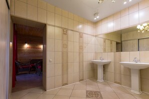 Leilighet – deluxe (with swimming pool 208) | Bad | Toalettartikler (inkludert), hårføner, badekåper og tøfler