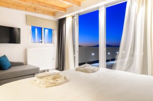 Luxury Suite, Sea View, Sea Facing | Frette Italian sheets, premium bedding, pillowtop beds, in-room safe