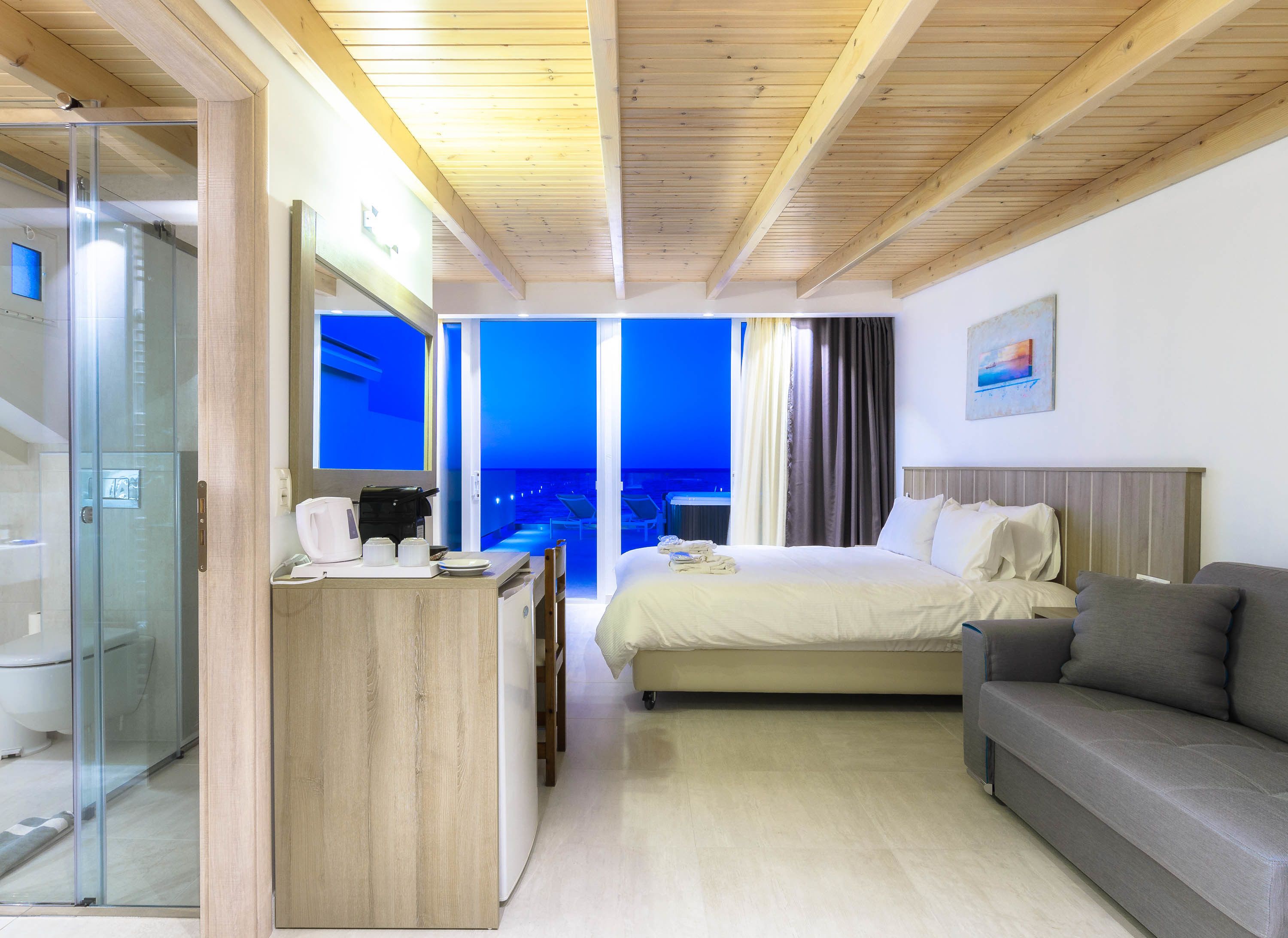 luxury suite, sea view, sea facing | 1 bedroom, frette italian sheets, premium bedding, pillow-top beds