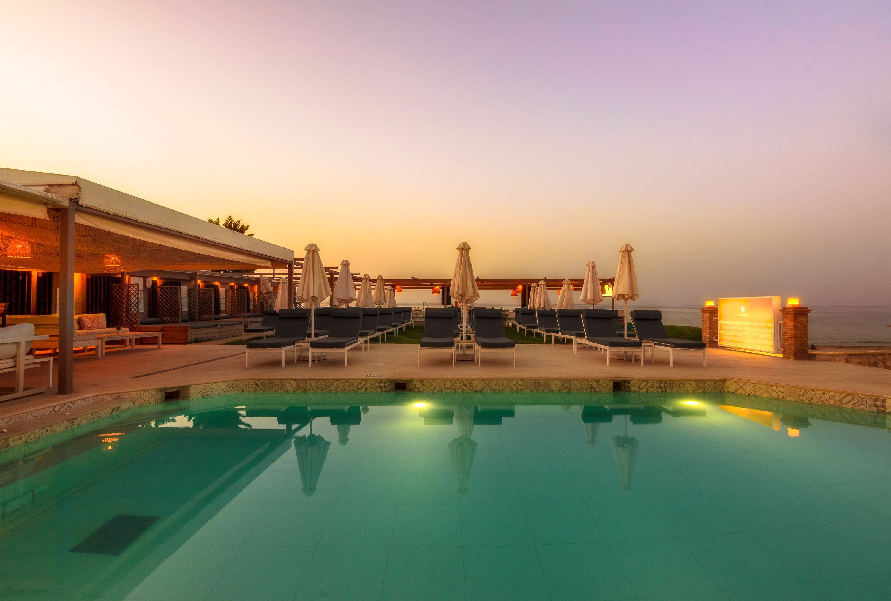 outdoor pool, pool umbrellas