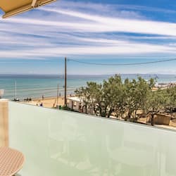 Chambre Standard, vue partielle sur la mer | Terrasse/Patio