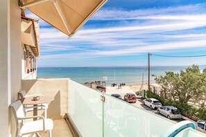 Superior Double or Twin Room | Terrace/patio - Iakinthos Tsilivi Beach (Zakynthos)