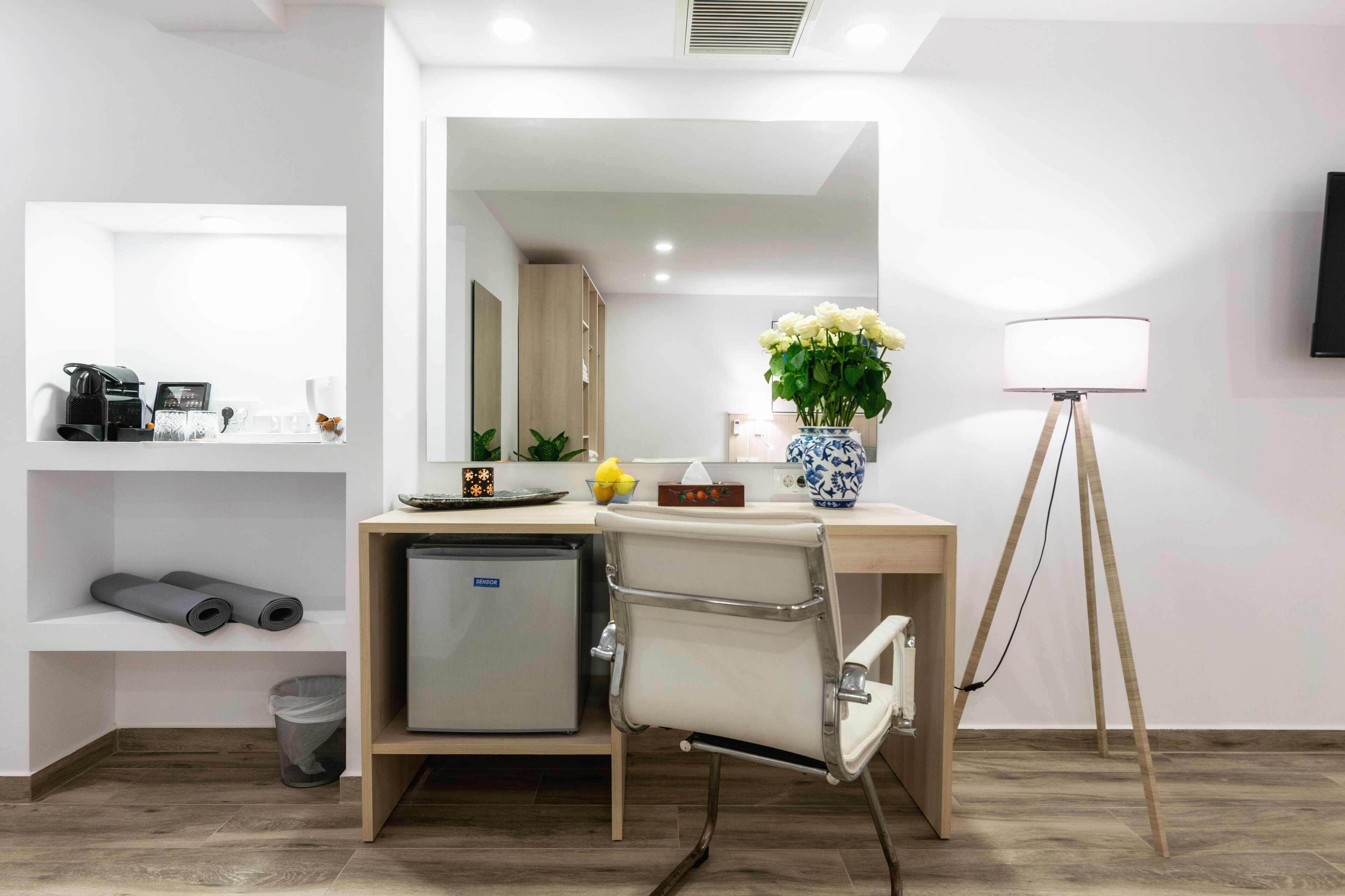 Frette Italian sheets, premium bedding, pillow-top beds, in-room safe