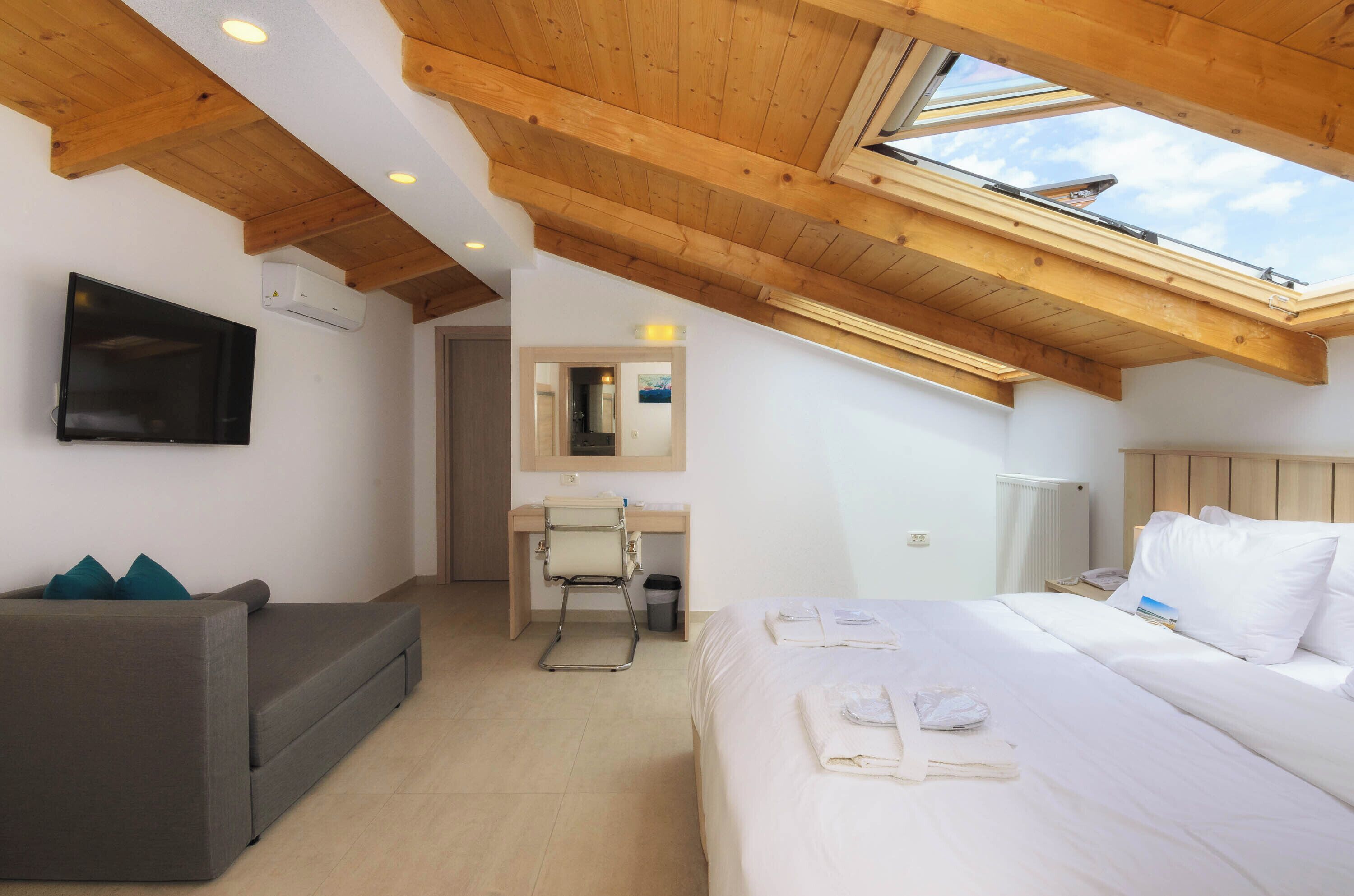 Superior Double or Twin Room | Frette Italian sheets, premium bedding, pillowtop beds, in-room safe