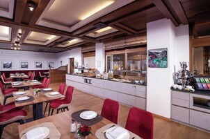 Desayuno buffet incluido todos los días 