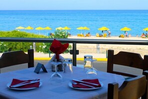 Breakfast, lunch, dinner served; Greek cuisine, beach views  - Paspalis Hotel (Kefalonia)
