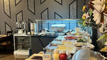 Lunch and dinner served