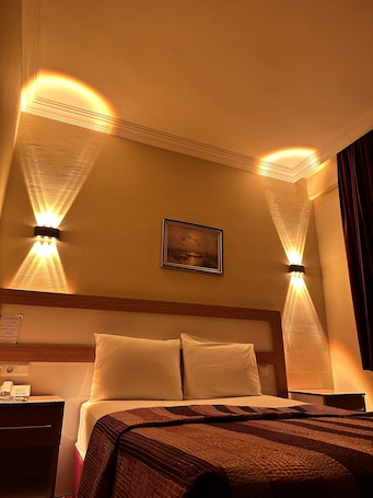 Standard Double Room | Minibar, in-room safe, desk, laptop workspace