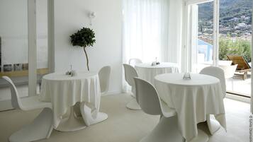 Desayuno bufé gratuito y diario