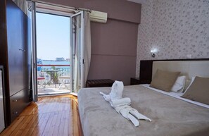 Room - Aegean Sea Rooms (Chios City)