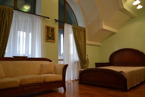 Coffres-forts dans les chambres, ameublement personnalisé, Wi-Fi gratuit