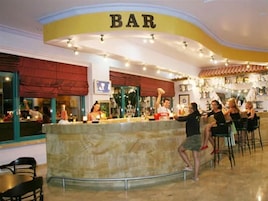 Bar (en el alojamiento)