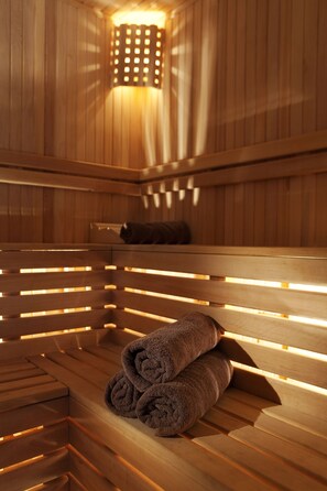 Sauna, Dampfbad, Türkisches Bad/Hamam, Körperbehandlungen, Aromatherapie