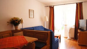 Apartment (Top 2/5/6) | 1 bedroom, free cribs/infant beds, free WiFi, bed sheets - Eberlhof (Michaelerberg-Pruggern)
