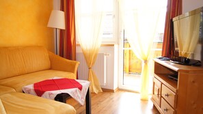 Apartment (Top 2/5/6) | Living area | Flat-screen TV - Eberlhof (Michaelerberg-Pruggern)