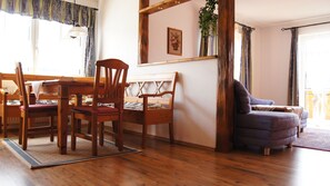 Apartment (Top 4/7/10) | 1 bedroom, free cribs/infant beds, free WiFi, bed sheets