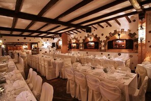 Indoor wedding - Mytilana Village Hotel (Lesvos)