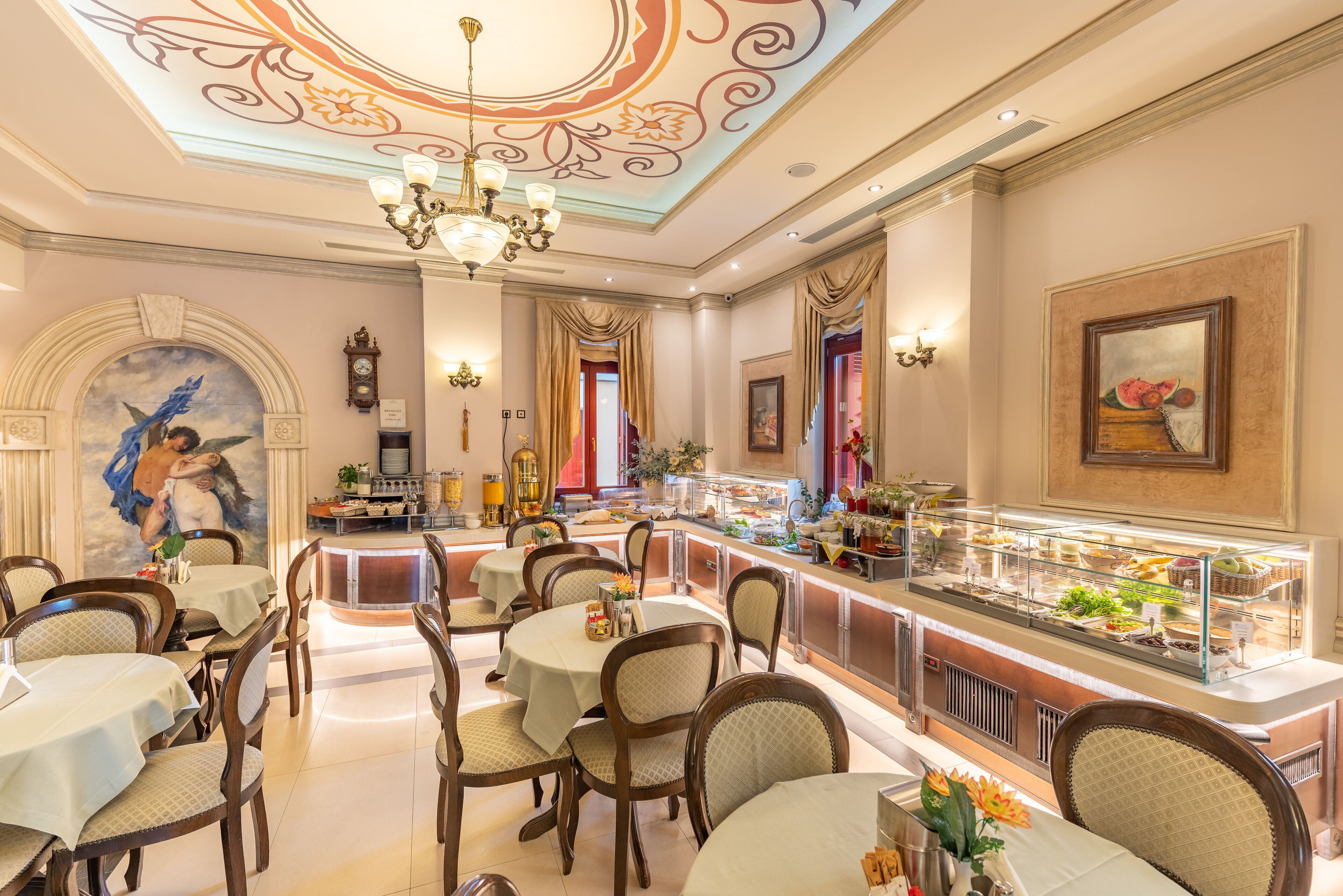 Tägliches inbegriffenes kontinentales Frühstück