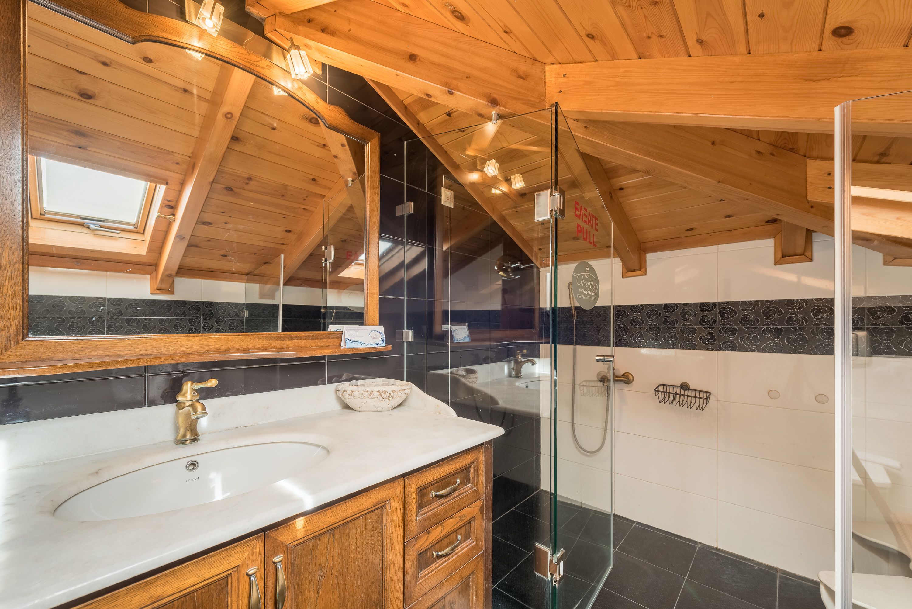 junior suite, sauna (attic) | bathroom | free toiletries, hair dryer, slippers, towels