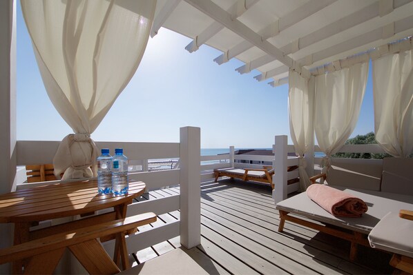 Playa privada en los alrededores y traslado desde/hacia la playa gratis 