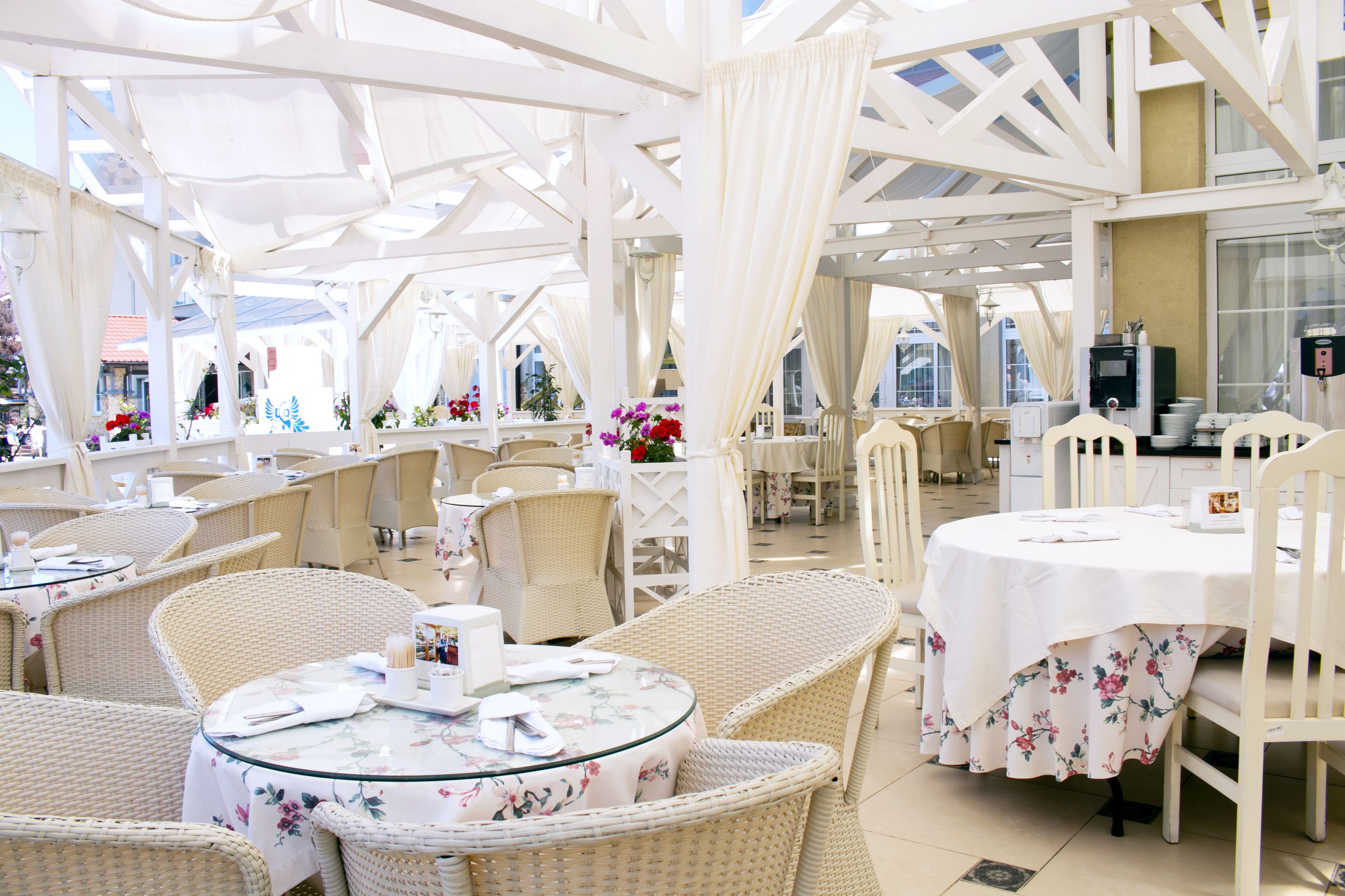 包含每日自助早餐