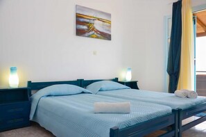 Double Room | Kalis bunyi, seterika/papan seterika, Wi-fi percuma, cadar katil 