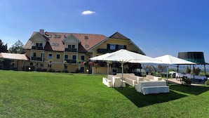 View from property - Panoramahotel Steirerland (St Andra-Hoech)