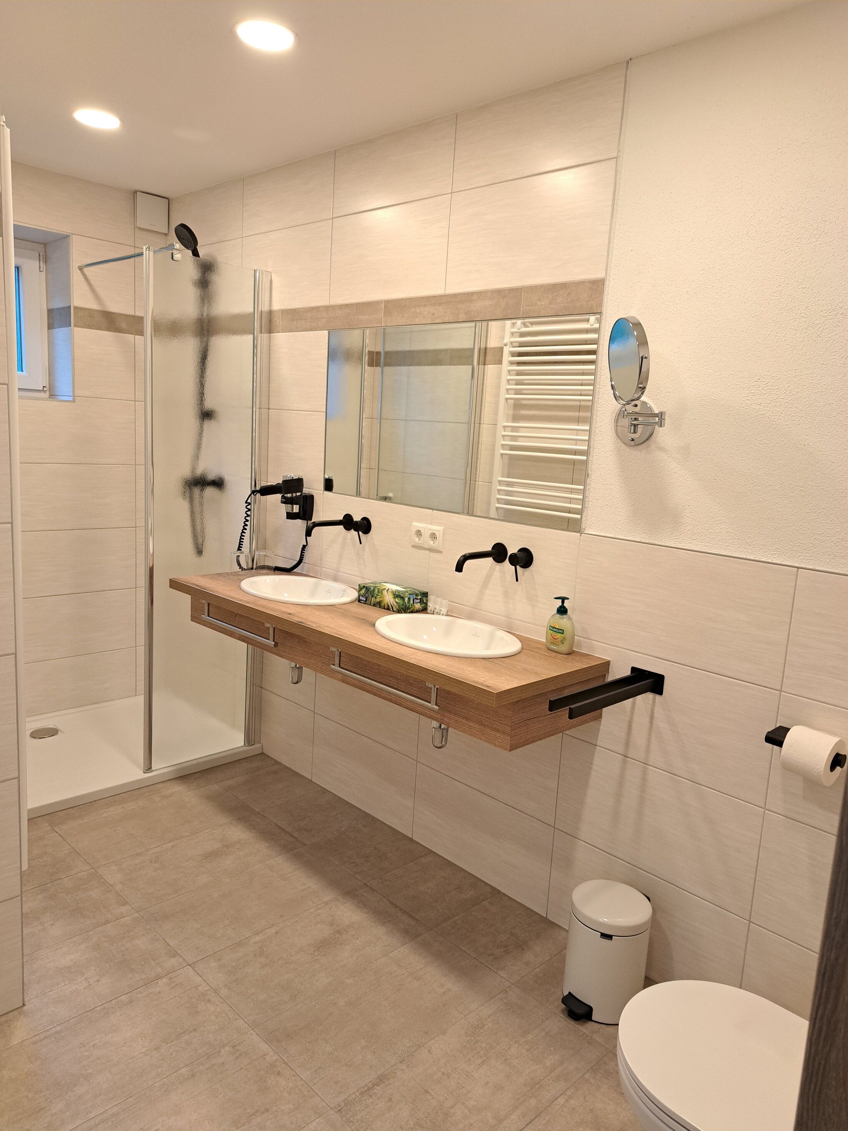 family house, 6 bedrooms | bathroom | shower, hair dryer, heated floors, towels