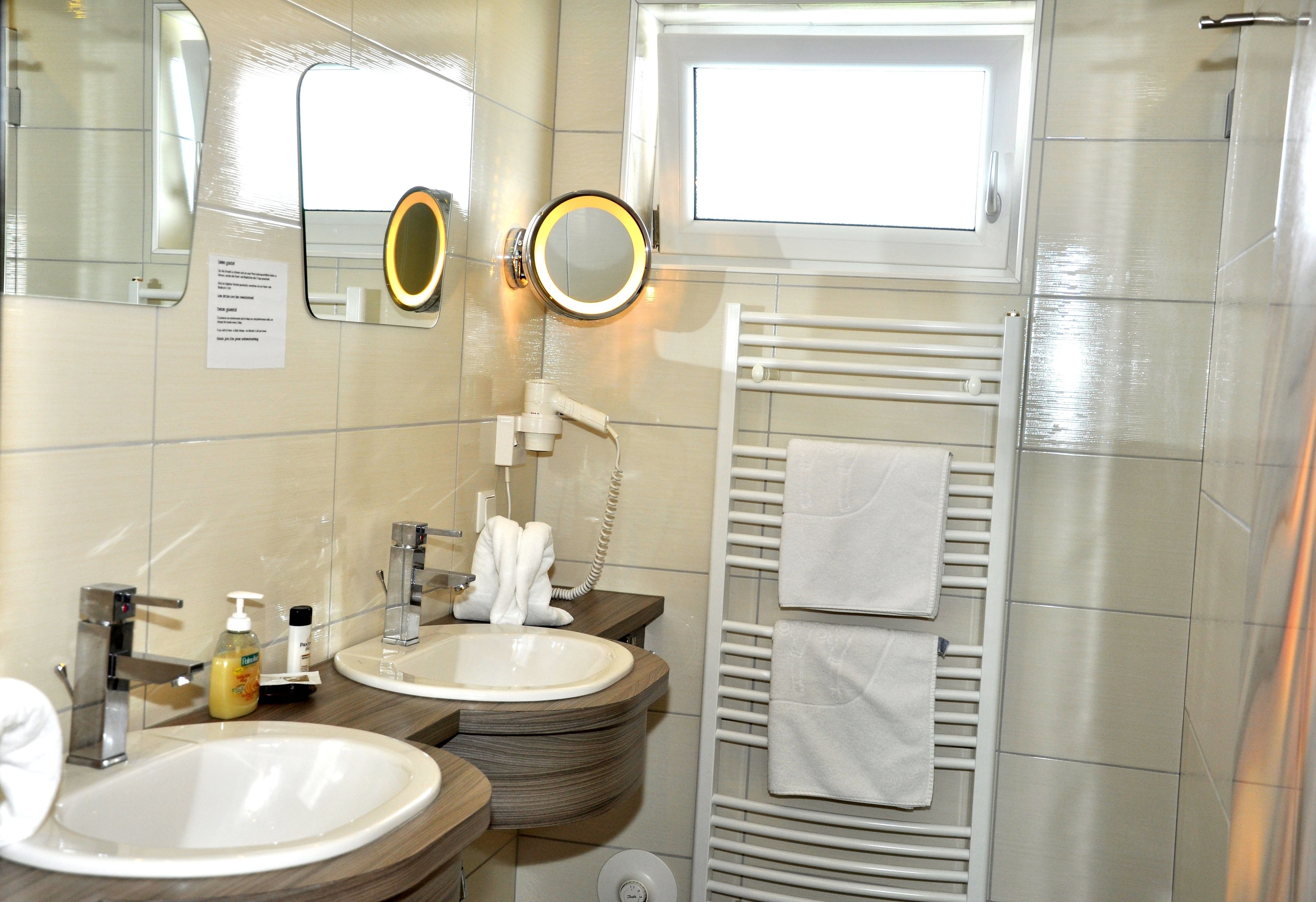 family apartment, 2 bedrooms, balcony | bathroom | shower, hair dryer, heated floors, towels