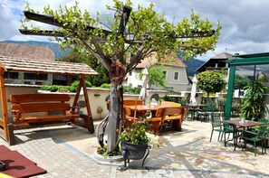 Terrace/patio - Gasthof Knappenwirt (Neumarkt in Steiermark)
