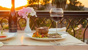Outdoor dining - Sailor's Park Hotel (ANTALYA)