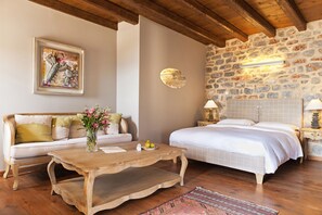 Premium bedding, in-room safe, soundproofing, free cribs/infant beds - Kyrimai Hotel (East Mani)