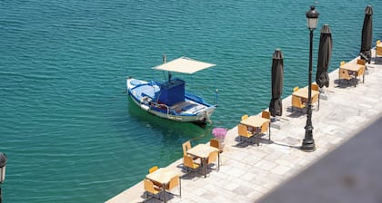 Aktaion City Hotel
